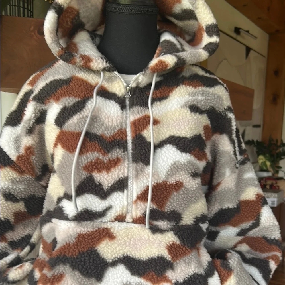 Eddie Bauer We Wander Fleece Half Zip Hoodie - Picture 5 of 9